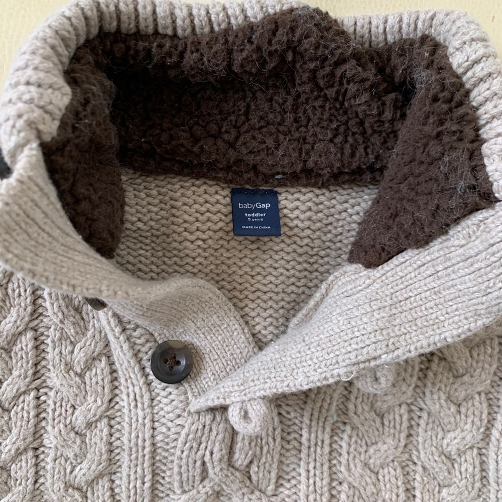 Sweater - Picture 3 of 4
